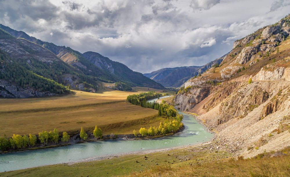Лазурные воды реки Чуи