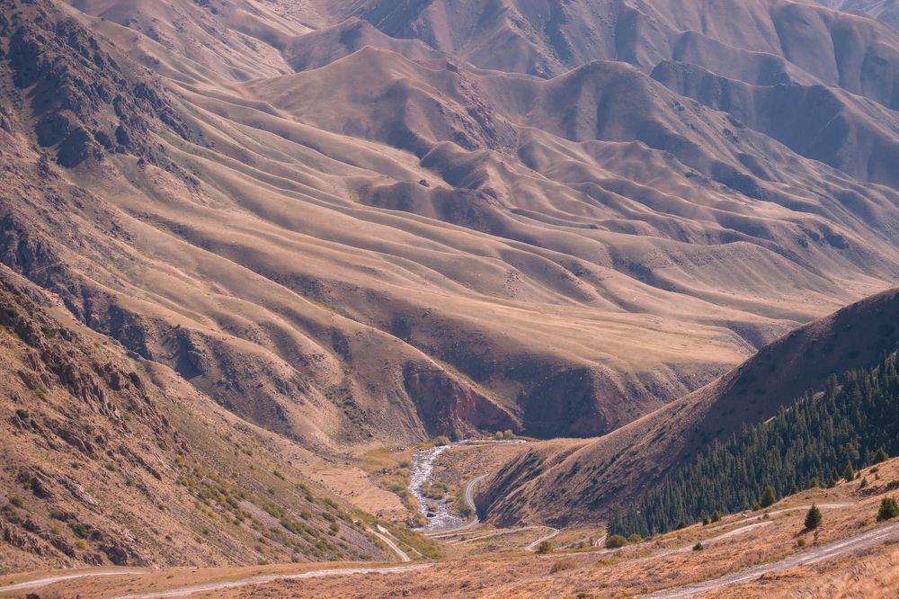 The Crumpled Road of Moldo-Ashuu