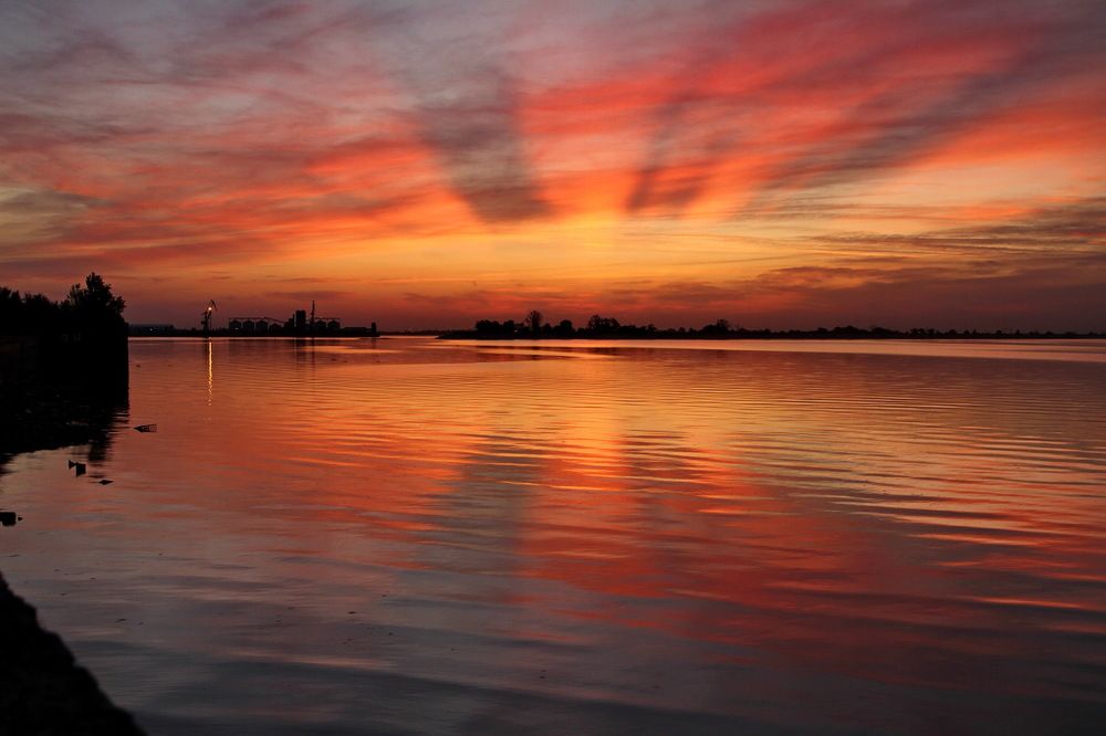 Фотография автора Александр Челмодеев