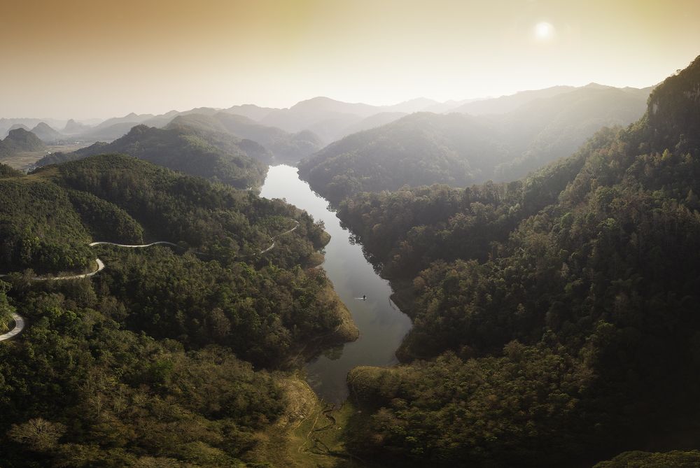 Photograph by Hoàng Hiếu