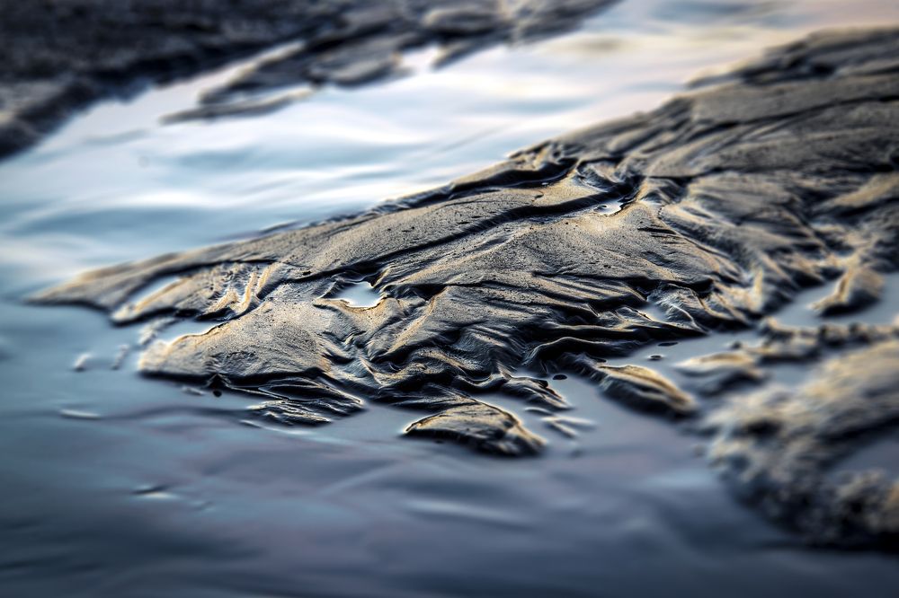 Поверхность...