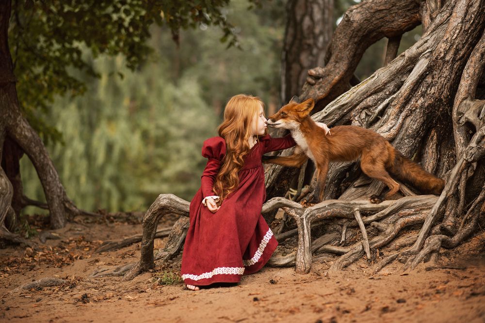 Девочка и лисенок