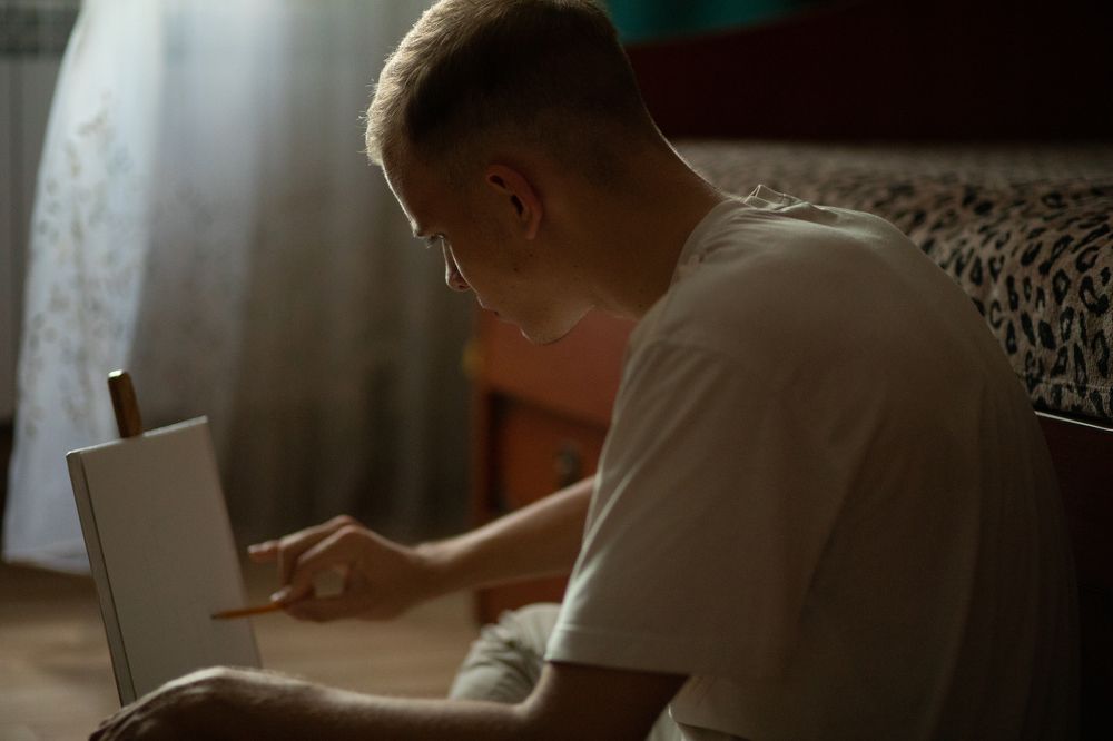 Юный художник