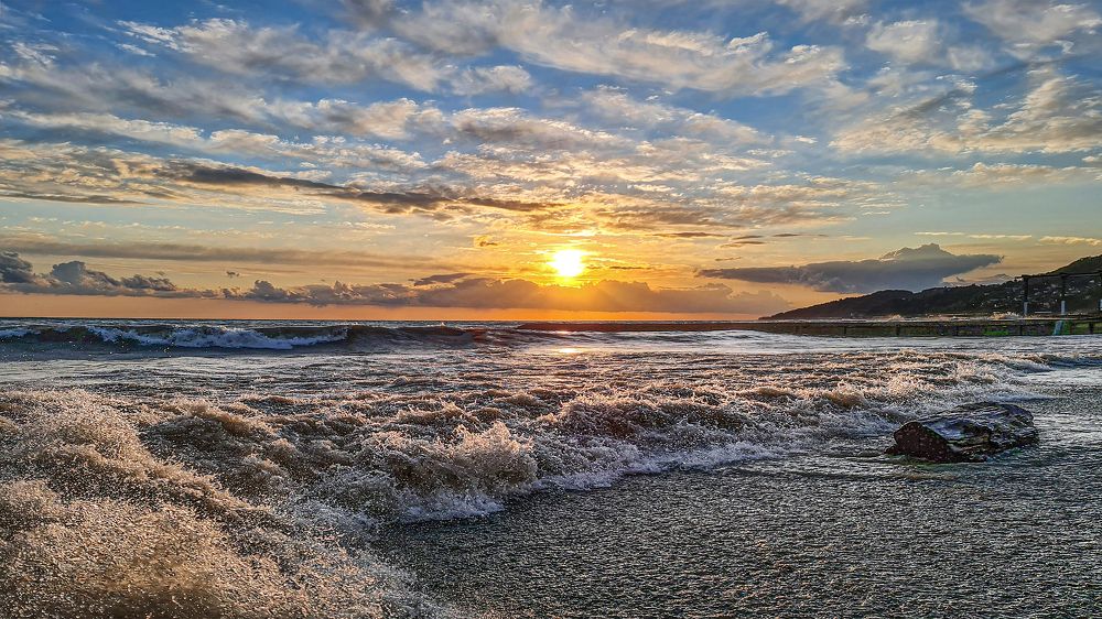Объяли меня Воды под Солнцем