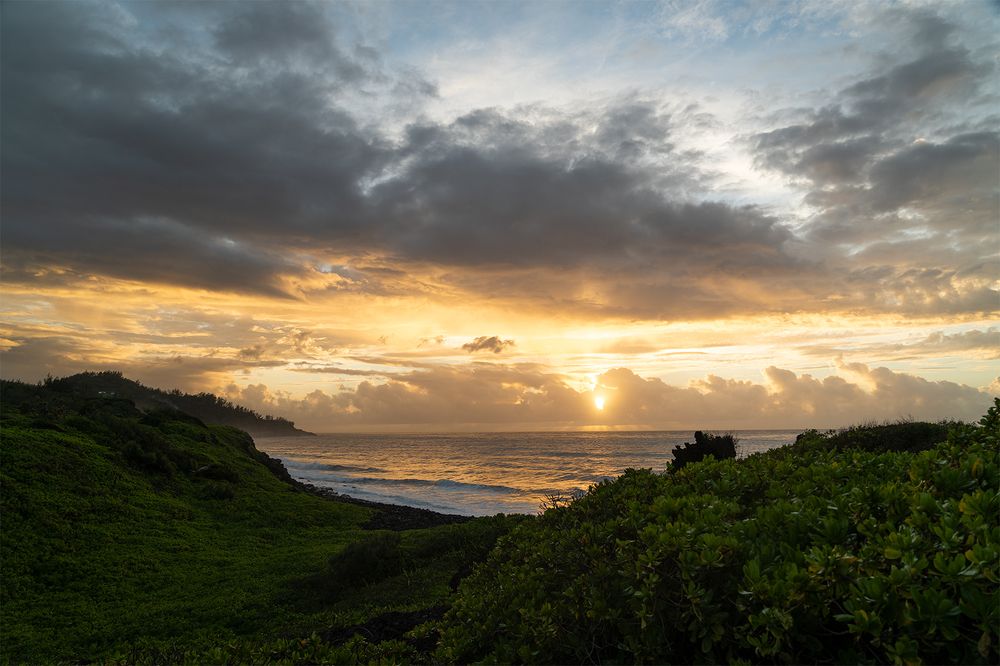 Lever du soleil à Langevin -Ile de la Réunion