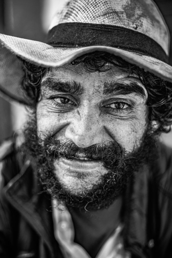 Street Dweller "Mano Lisa"