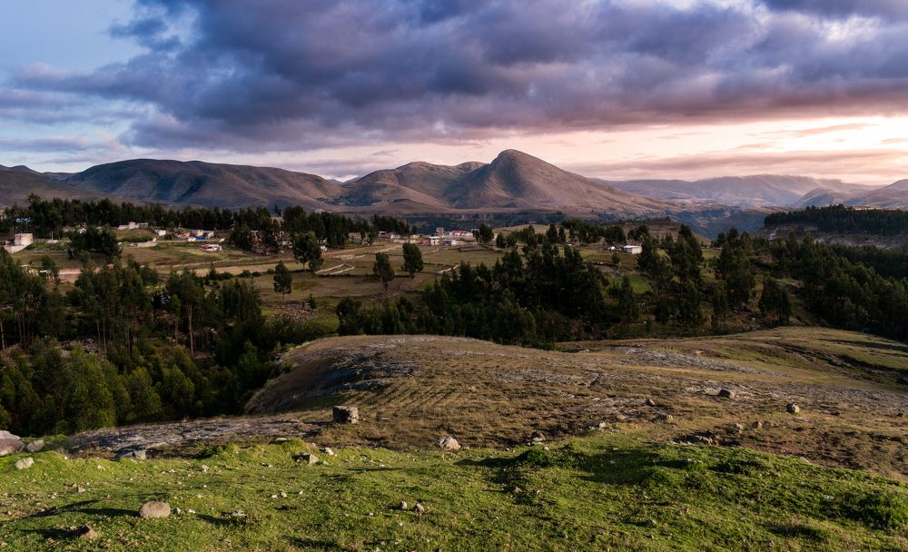 Amanecer sobre las montañas