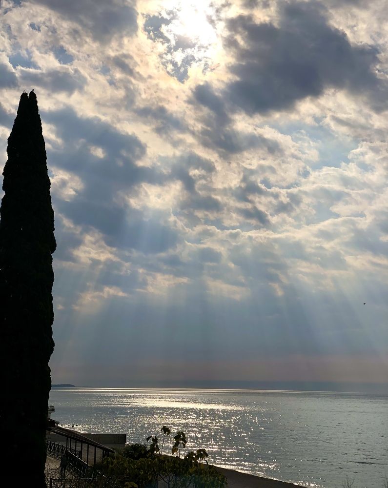 Сквозь тучи