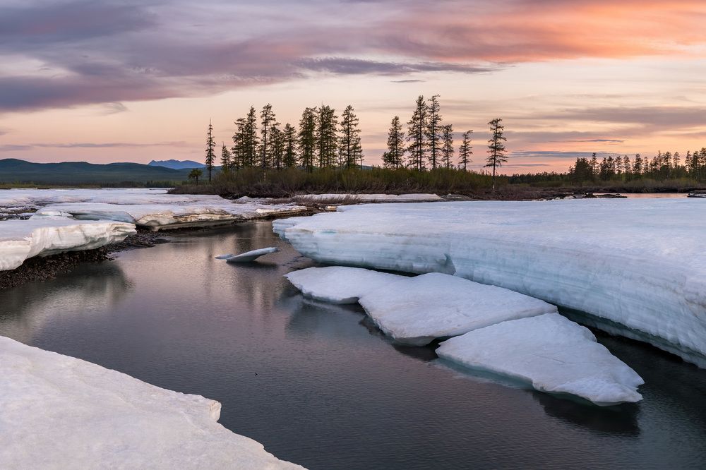 Речная наледь Улахан-Тарын