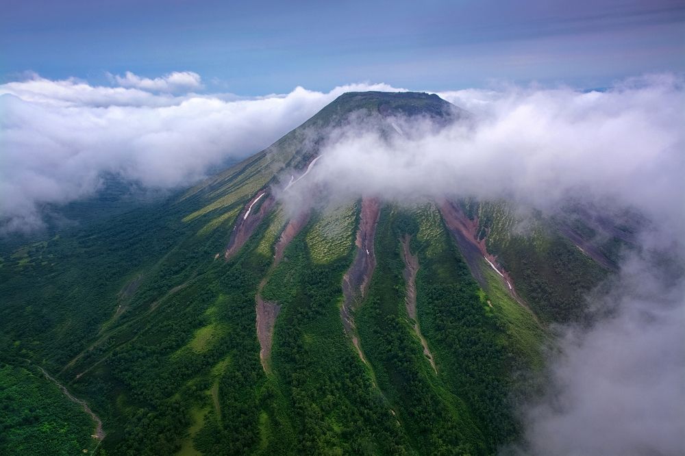 Под вуалью облаков
