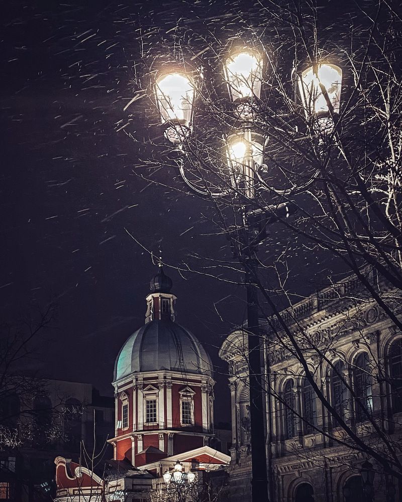 А снег идёт…