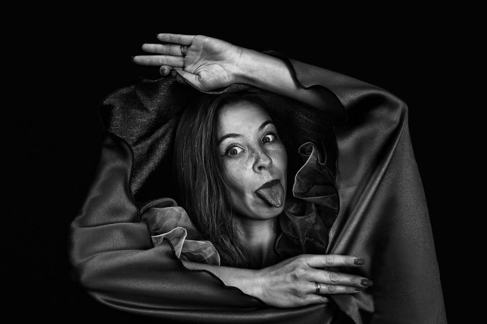 Ведьмочка балуется.  Witch plays