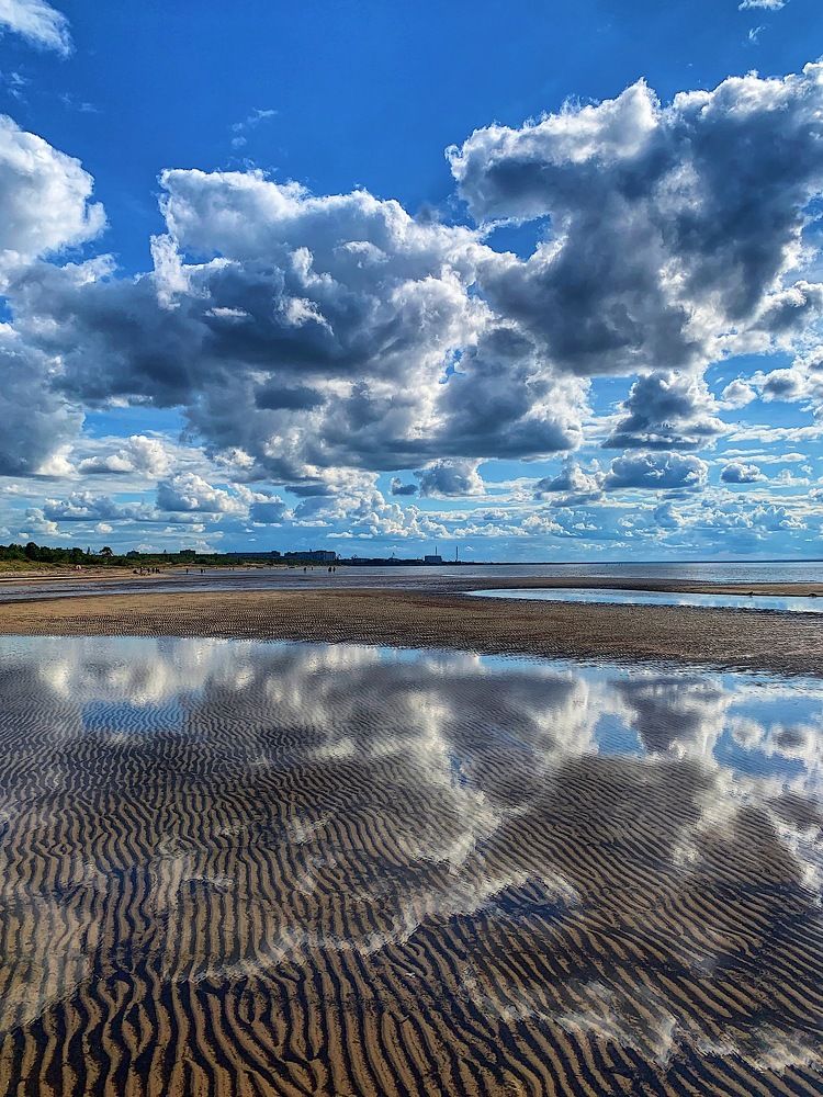 Облака в море…