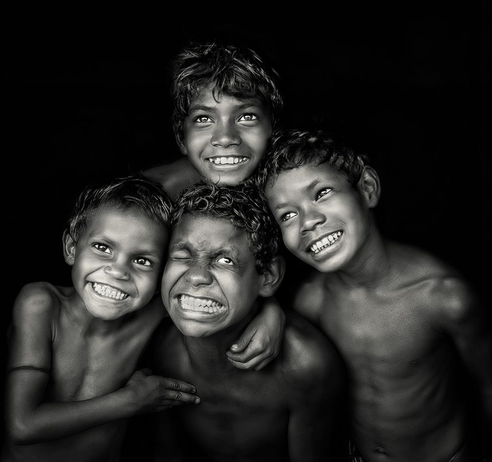 THE TRIBAL SHOBOR KIDS OF PURULIA INDIA
