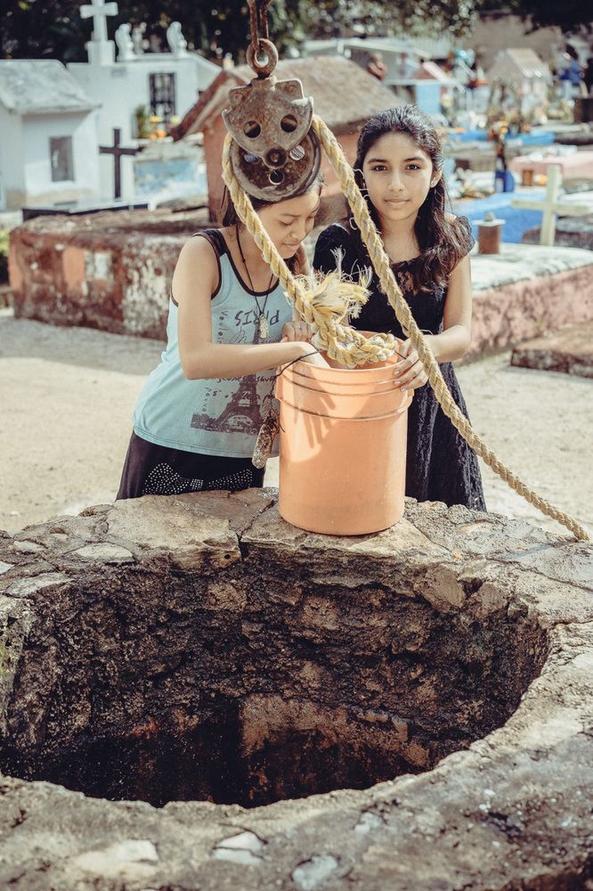 Колодец на кладбище