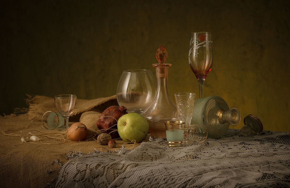 Натюрморт с бокаллами