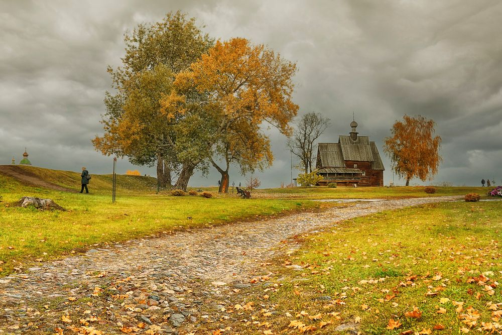 Gold autumn in Suzdal