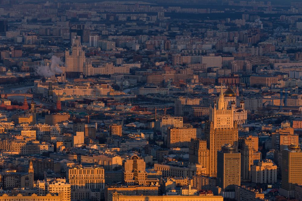 Солнечный свет над Москвой