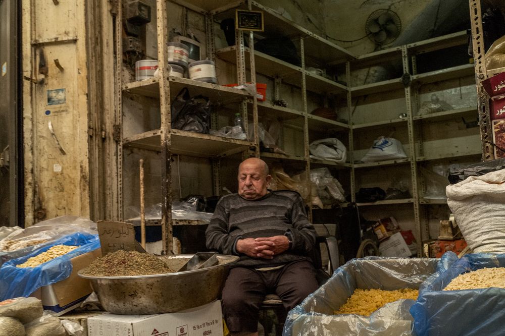 Спящий продавец / Sleeping seller