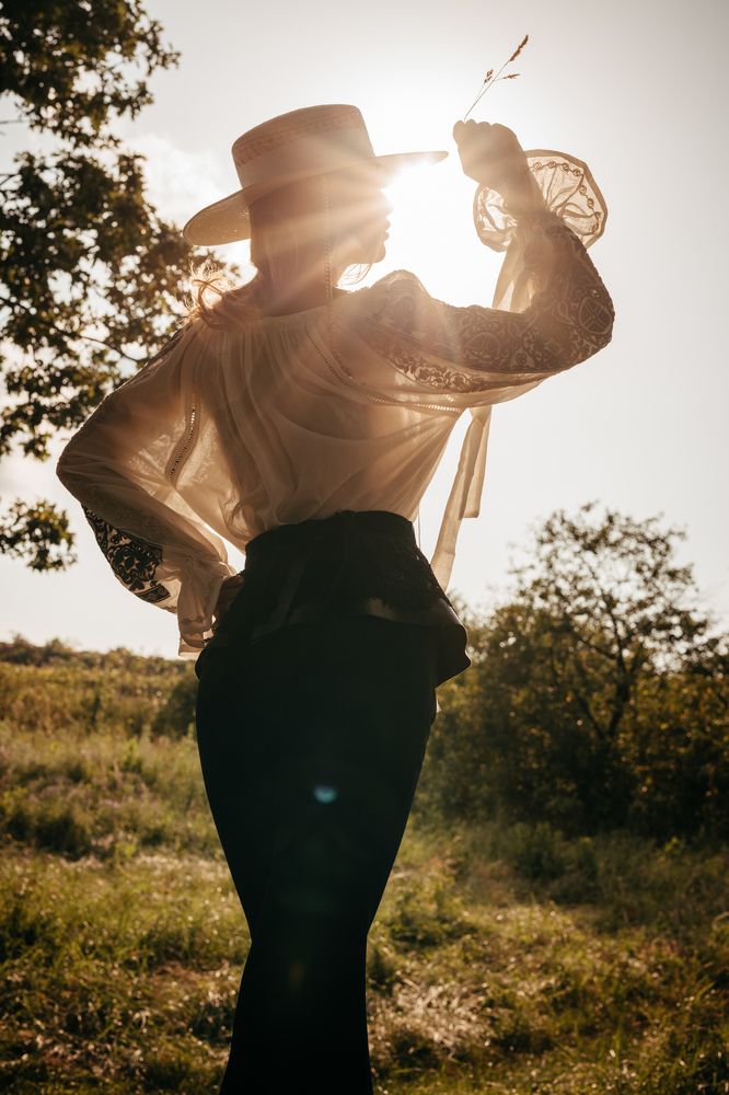 Dorina and the secret tree