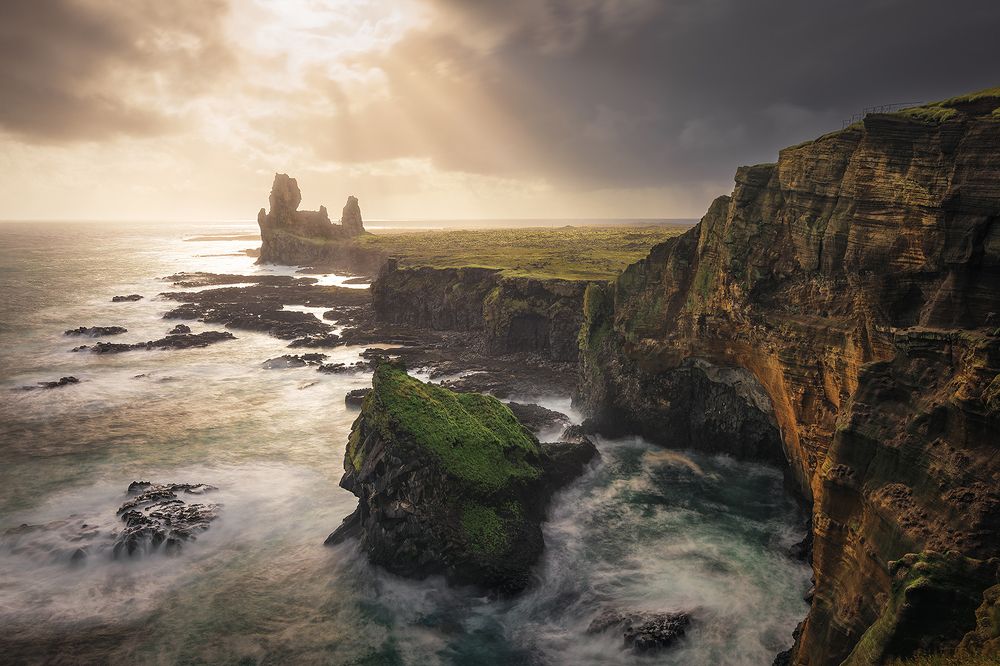 Photograph by Obed Gamart