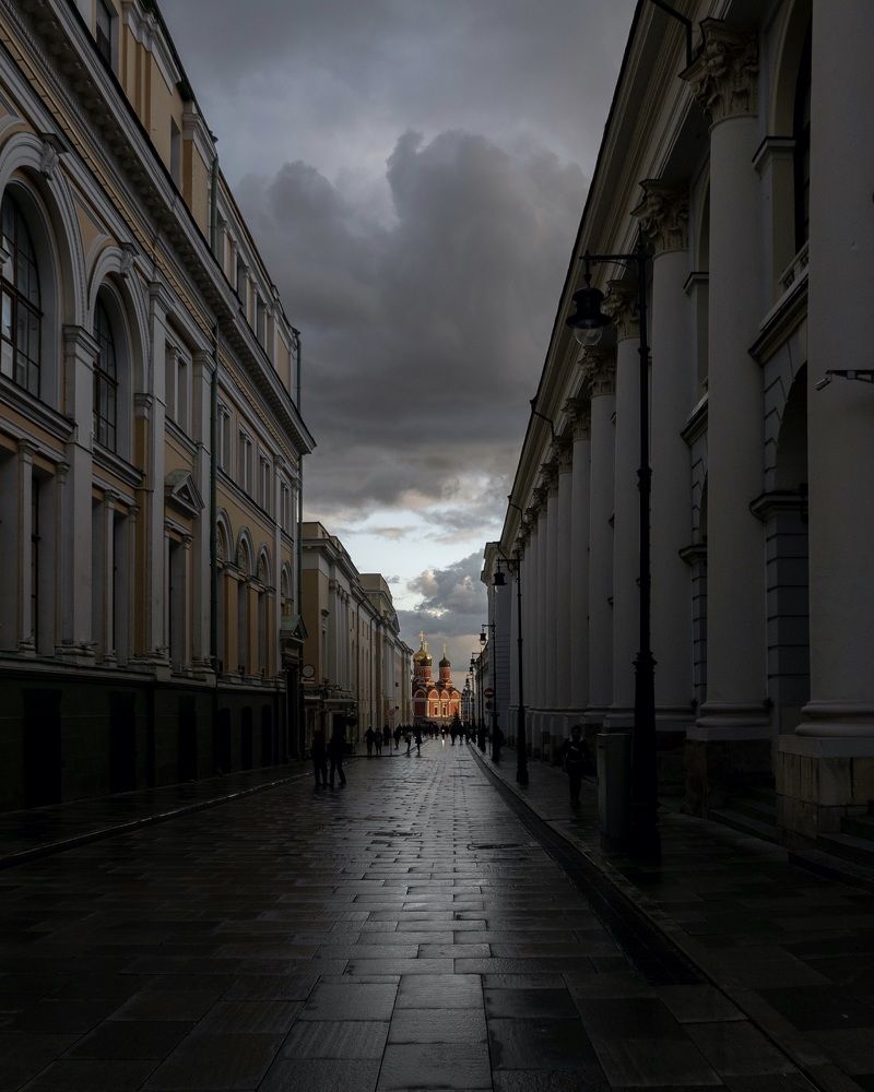 Через тернии к звездам, через тьму к свету.