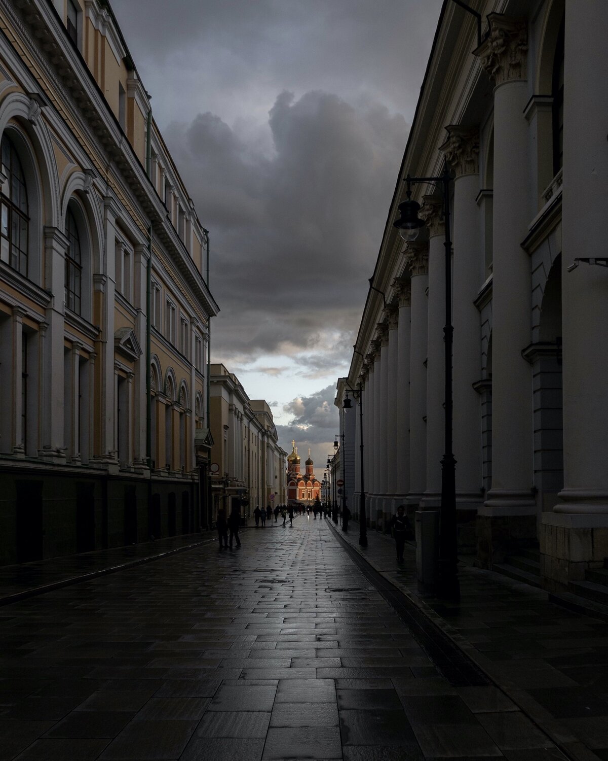 Через тернии к звездам, через тьму к свету.