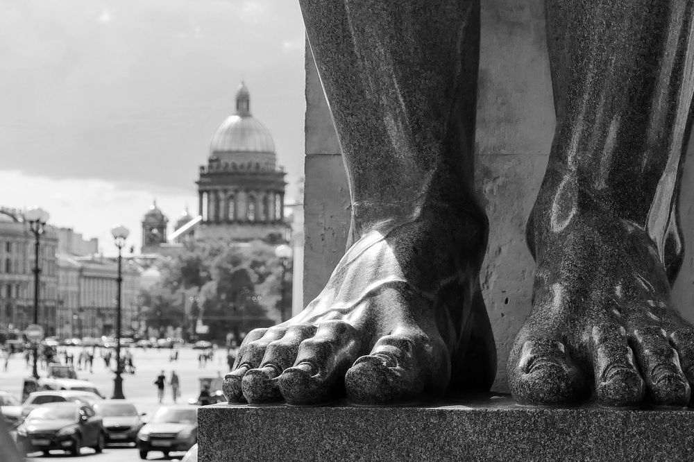 Мощь и незыблемость Петербурга.