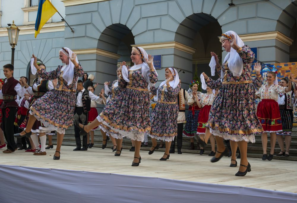 Танец семь сорок.