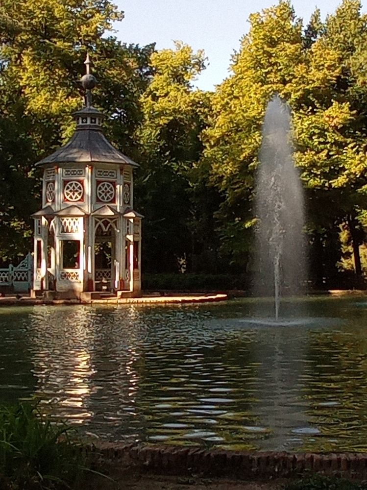 Los Chinescos., Los juegos del agua