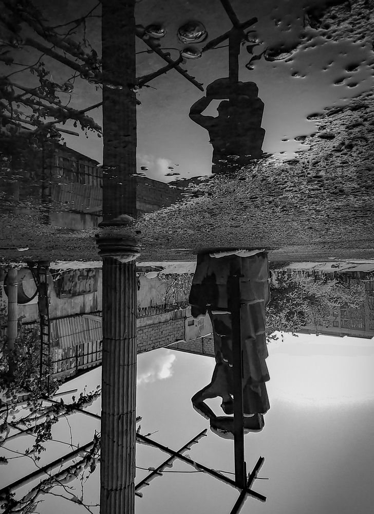 В зазеркалье