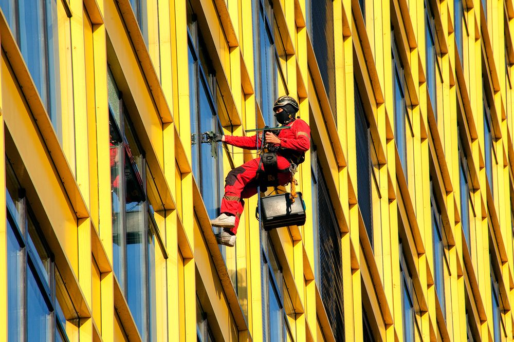 Мойщик желтого дома