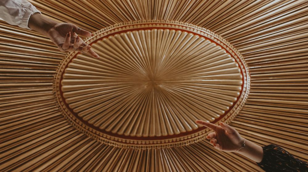 Attempt to embody  La creazione di Adamo