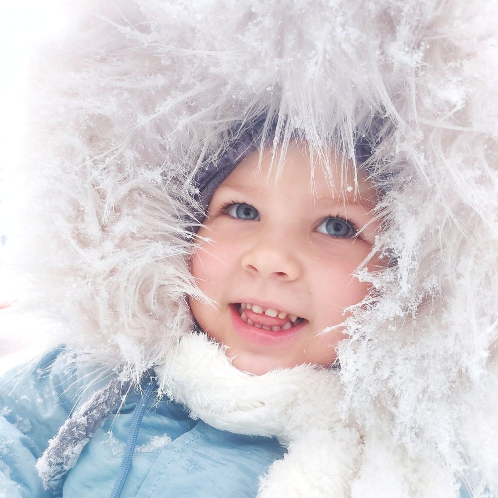 Девочка с голубыми глазами