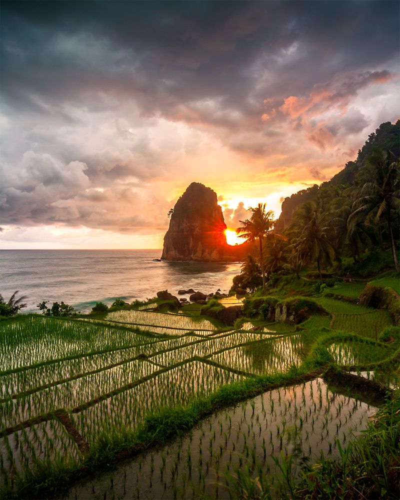 SUNSET WITH MOOD AT PANGASAN BEACH