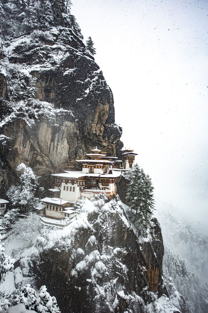 Tiger's Nest in Snowflakes