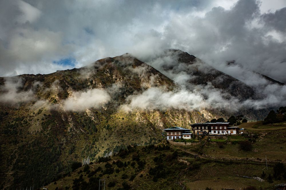 Lungo, a village next to the clouds