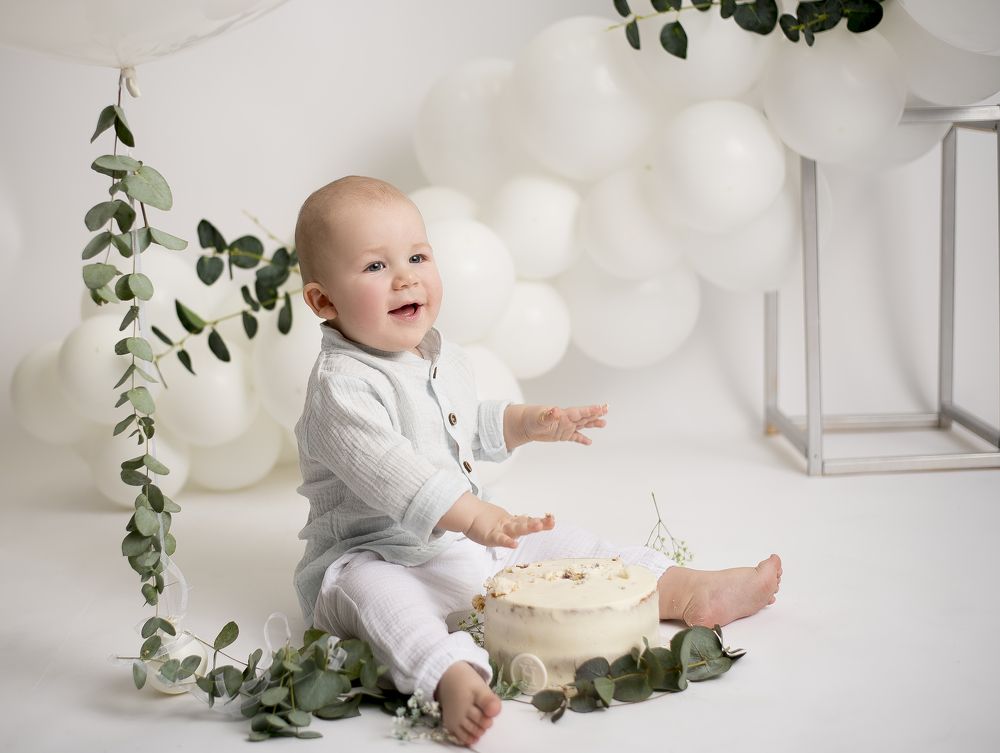 ПЕРВЫЙ ГОДИК