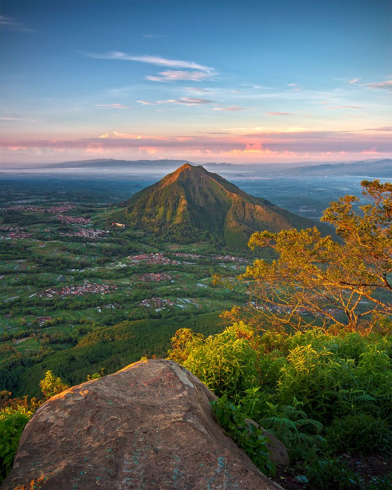 ONE BEAUTIFUL MORNING SCENERY OF ANDONG PEAK