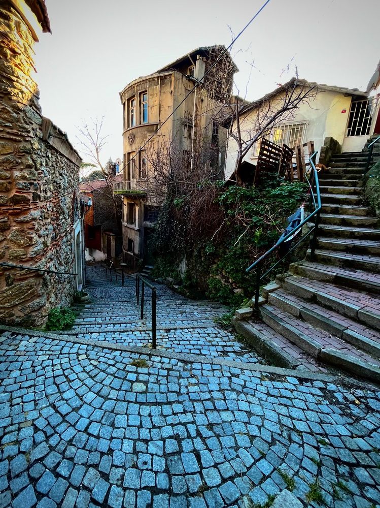 Photograph by Ahmet Aka