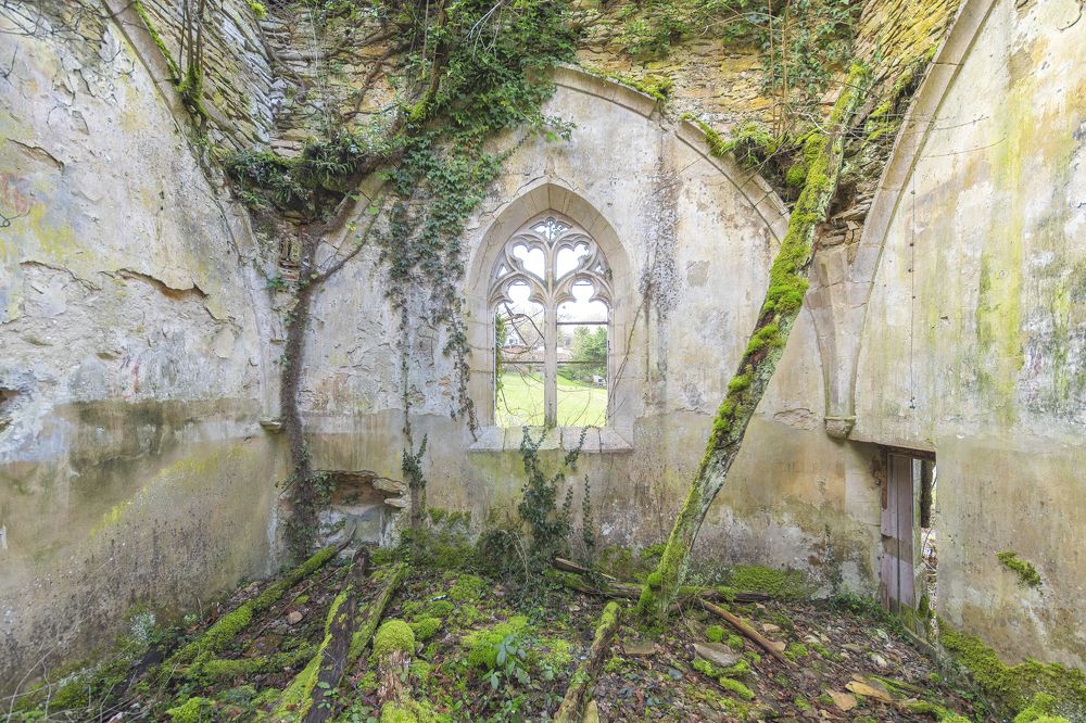 Photograph by FRANCIS MESLET