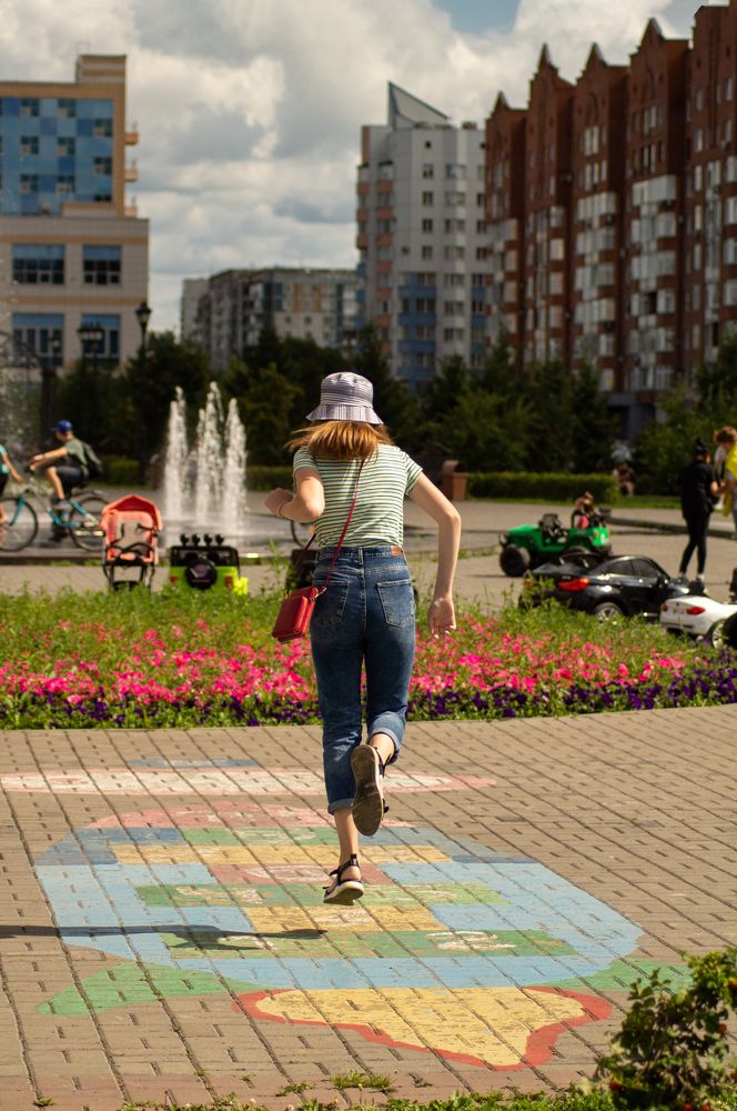 Детство - время лёгкости и беззаботности.