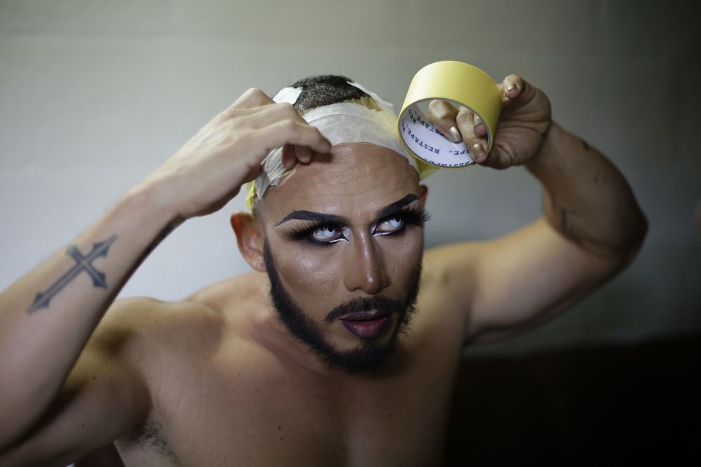 EL SALVADOR LADY DRAG