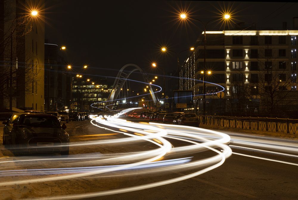 Феерия света возле Лазаревского моста