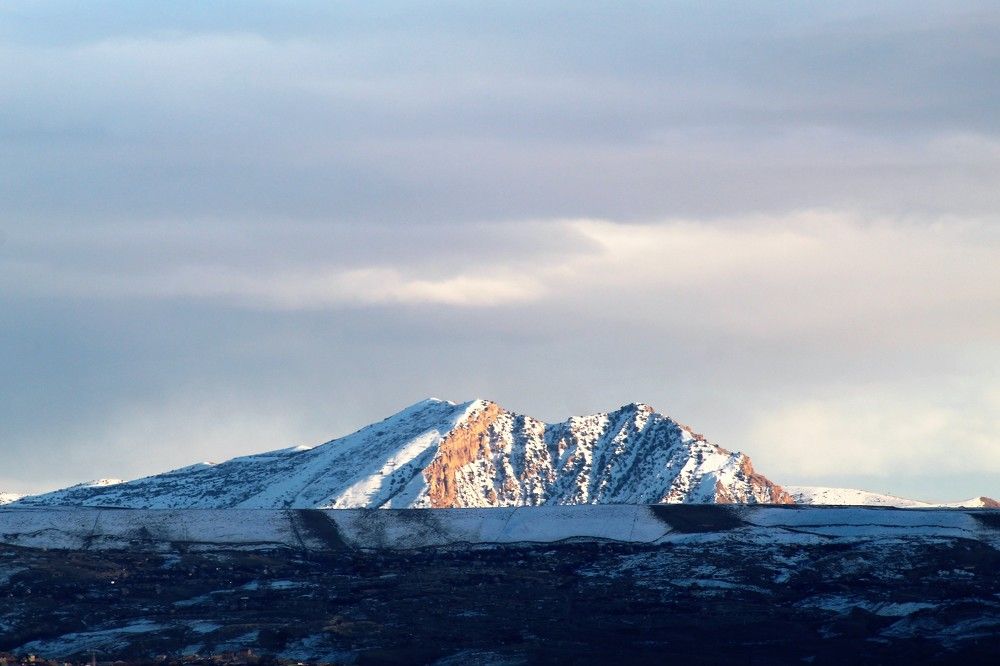 Прекрасний зимний закат в Горе