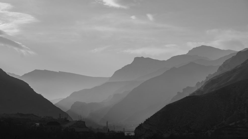 Черно Белый Кавказ...