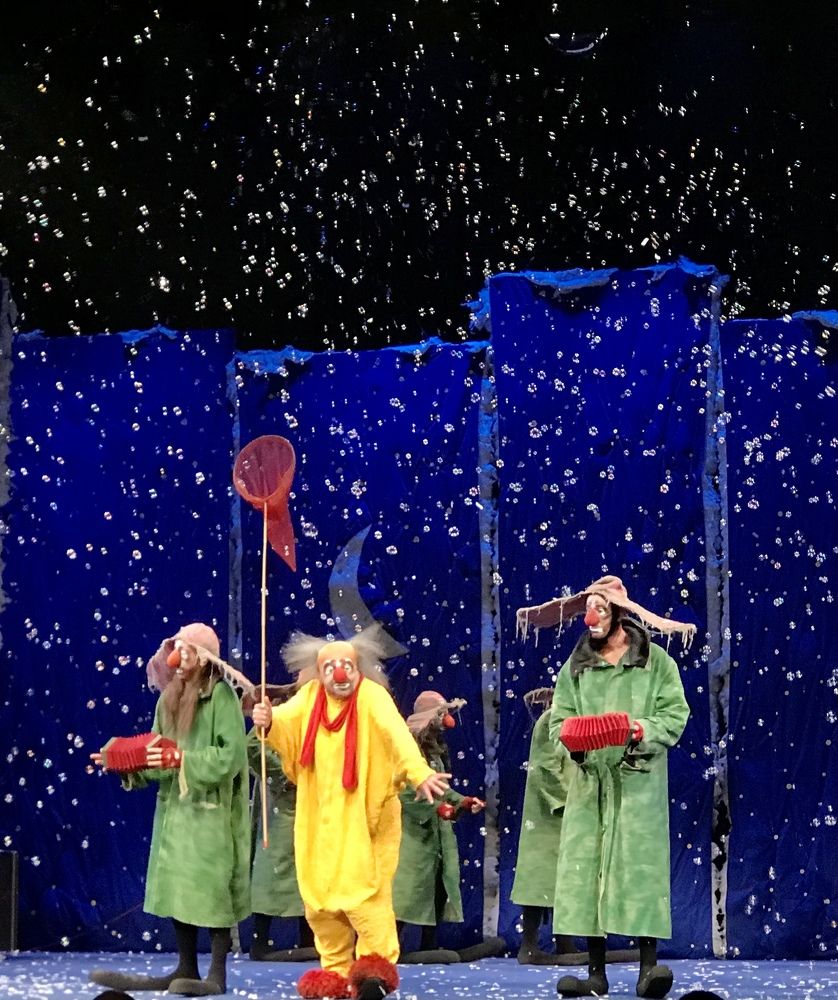 Шоу желтого клоуна