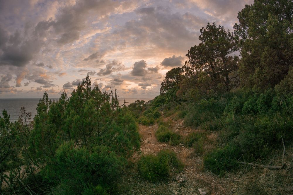 Облака над морем