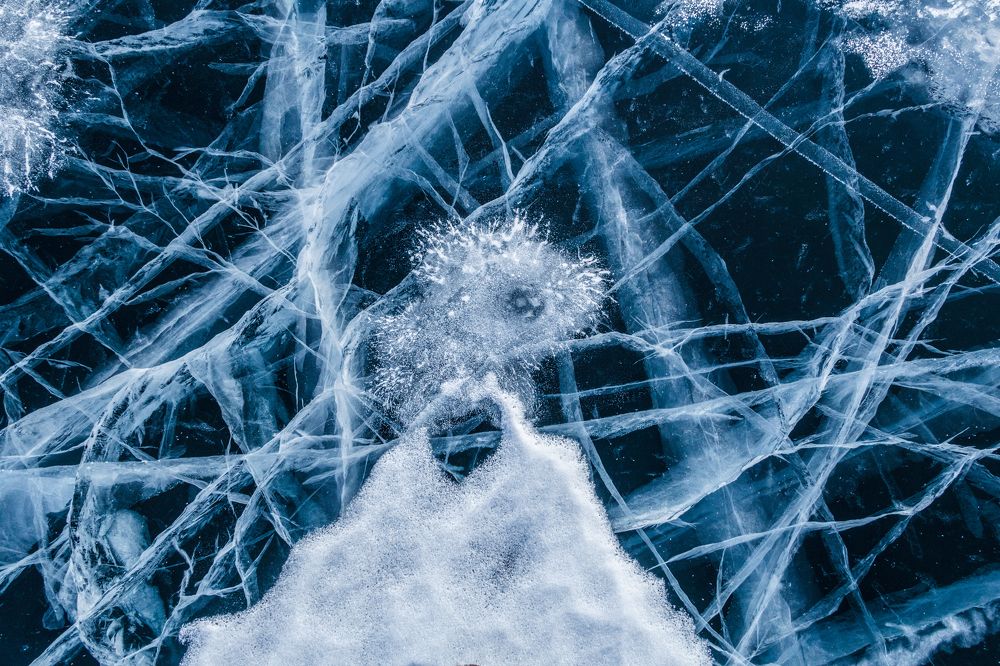 Лёд озера Байкал.