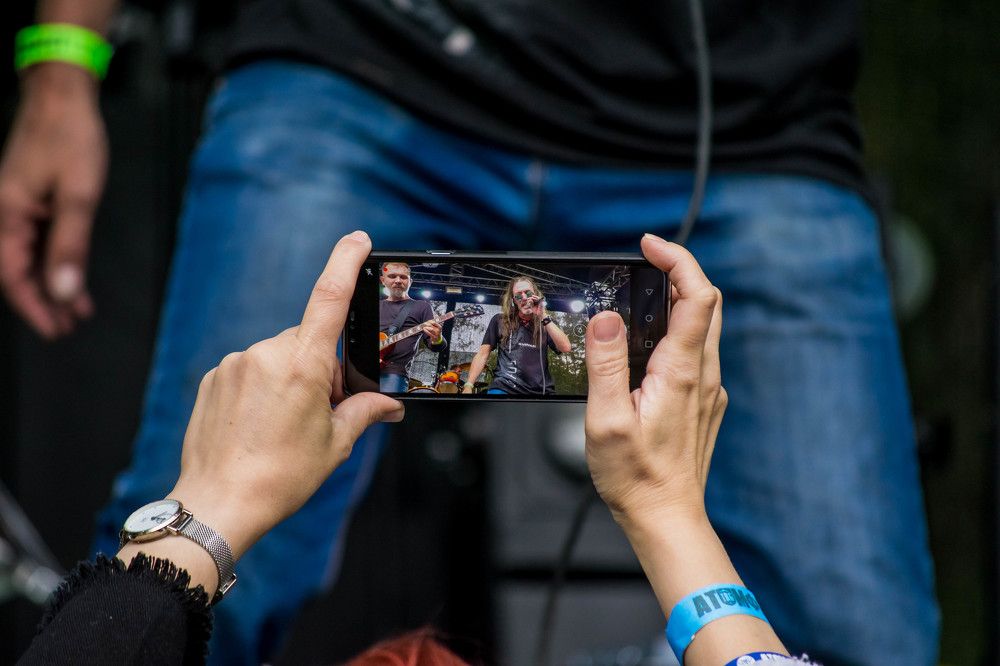 Кадр ниже пояса)